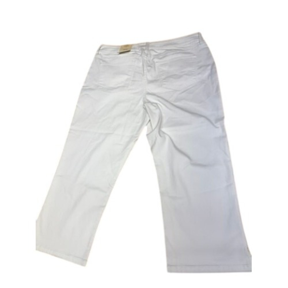 NWT!" St Johns Bay"Women White Capri Pants Size 14 Stretch Comfort Fit Recycled
